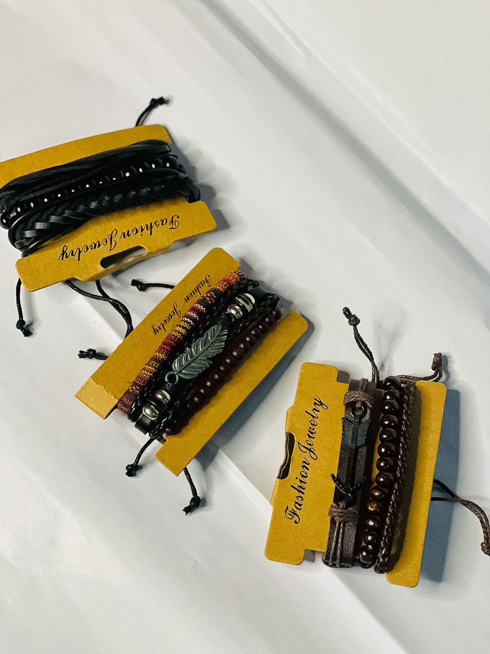 BRACELET